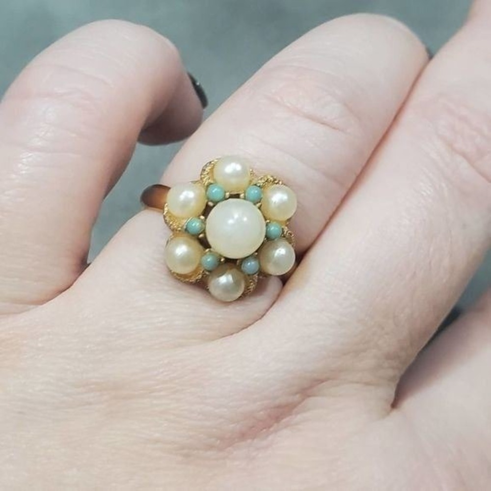 Vintage faux pearl ring size 8.5